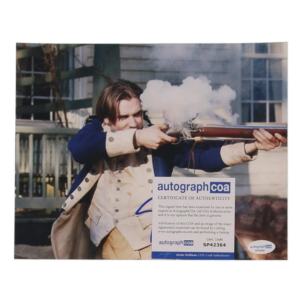 Seth Numrich — Seth Numrich Signed (ACOA) "Turn: Washington's Spies " 8x10 Photo - Benjamin Tal, изображение 2