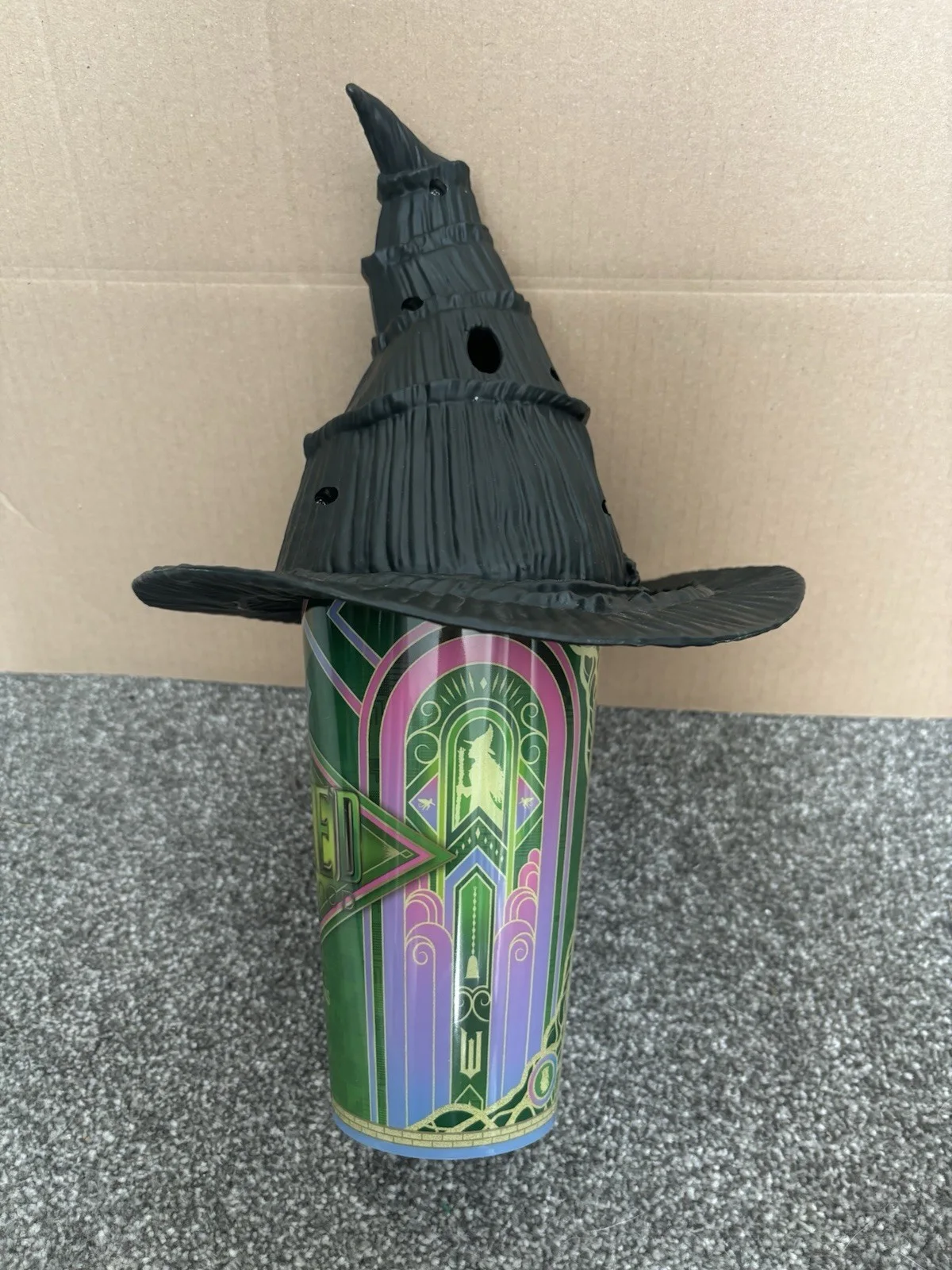Wicked for Good Themed Cup Featuring Elphaba's Witch Hat Lid Cinema Film, изображение 2