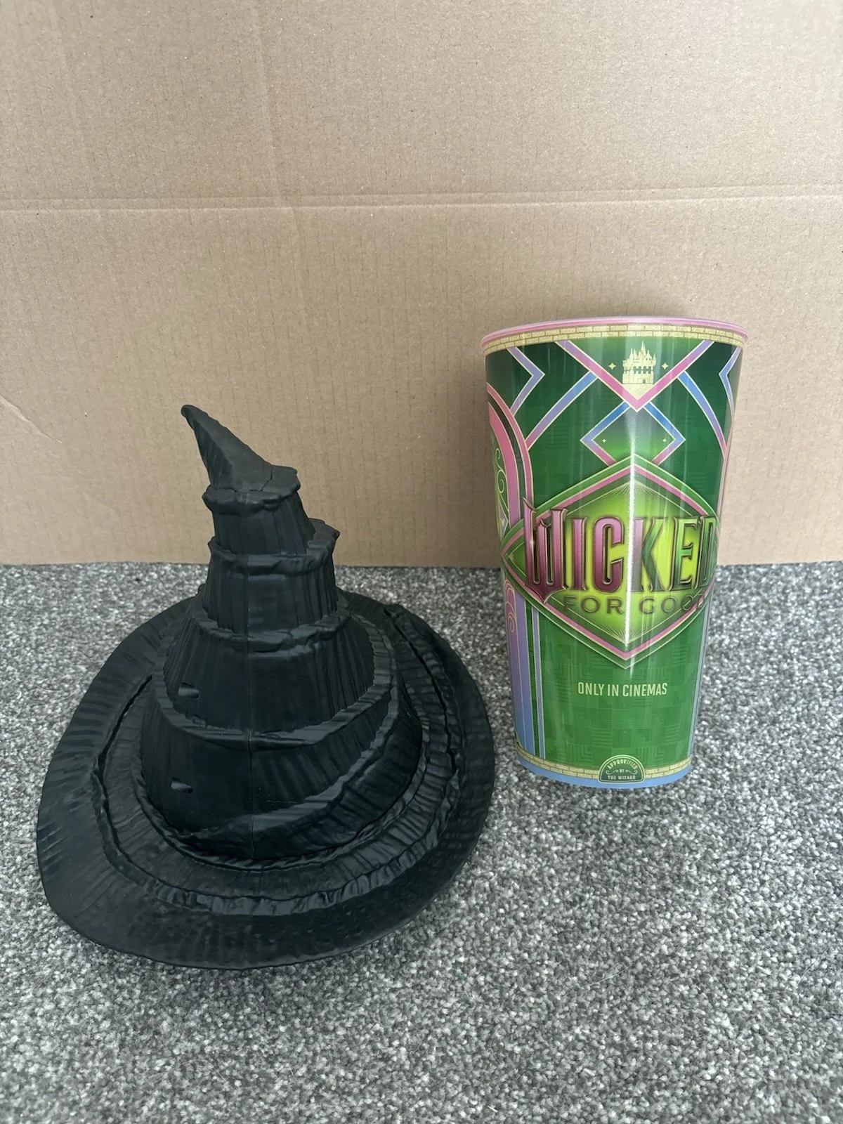 Wicked for Good Themed Cup Featuring Elphaba's Witch Hat Lid Cinema Film, изображение 4