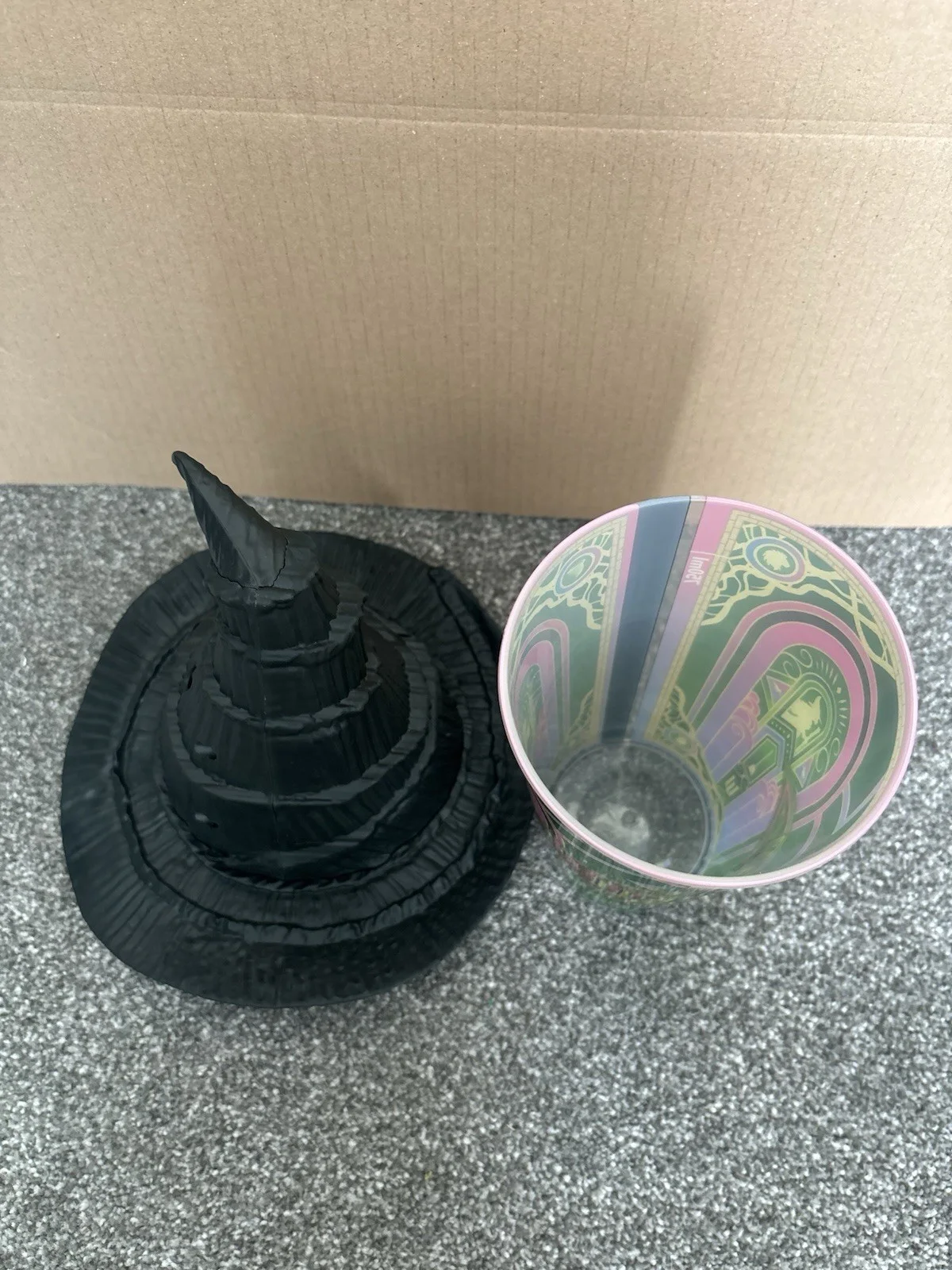 Wicked for Good Themed Cup Featuring Elphaba's Witch Hat Lid Cinema Film, изображение 5