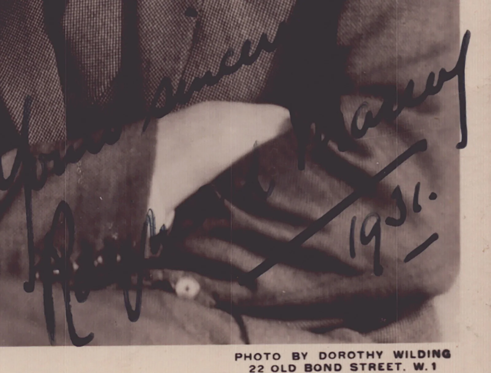 Raymond Massey — RAYMOND MASSEY - PICTURE POST CARD SIGNED 1931, image 2