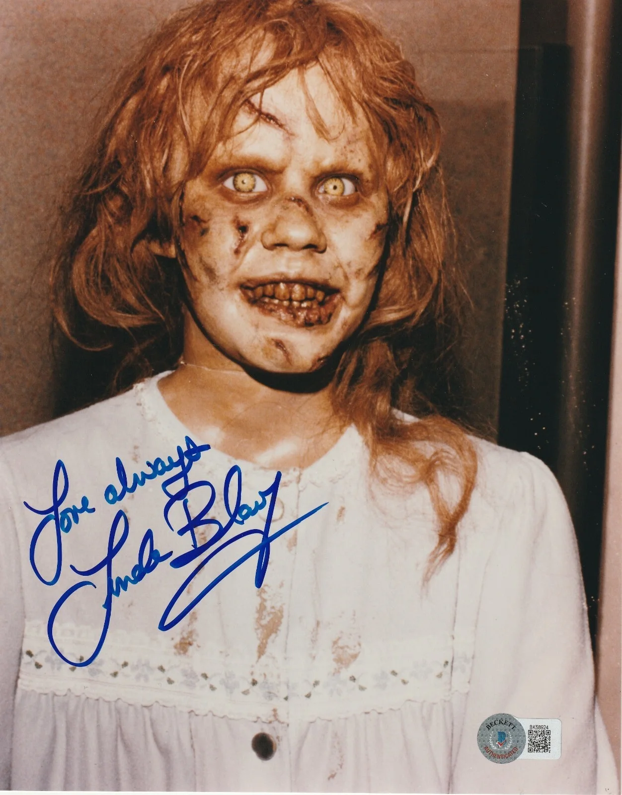 LINDA BLAIR — LINDA BLAIR Signed THE EXORCIST 8x10 PHOTO Beckett Auth (BAS)