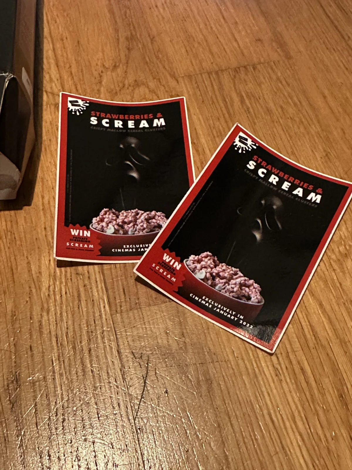 SCREAM 5 STRAWBERRIES & EMPTY SCREAMING CEREAL BOX & STICKERS GHOSTFACE READ, image 4