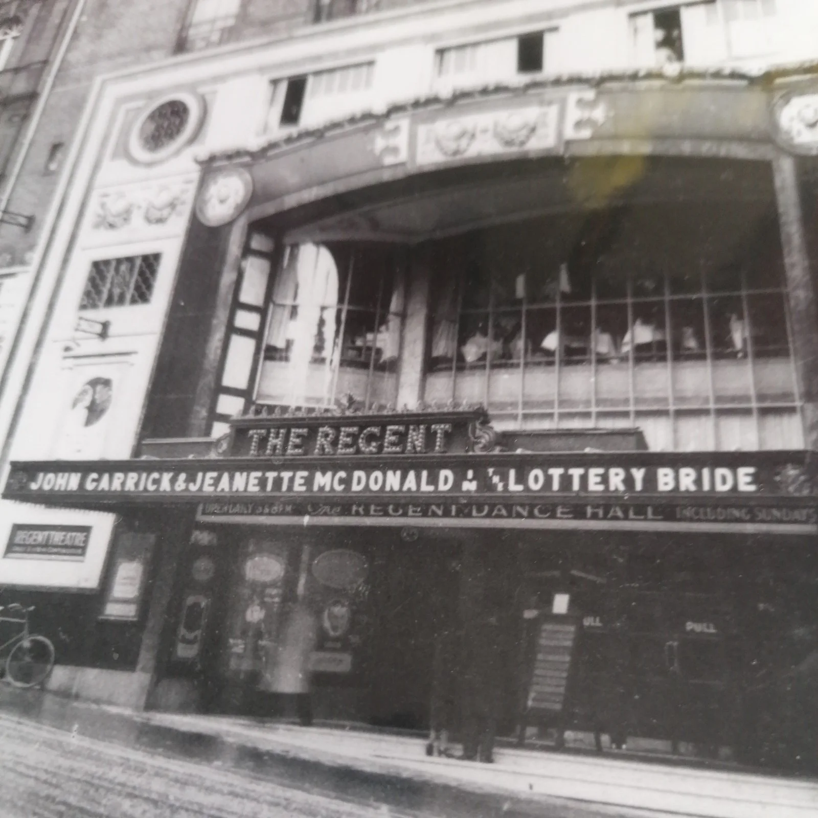Jeanette Macdonald *The Lottery Bride " Regent Cinema Frontage., изображение 2