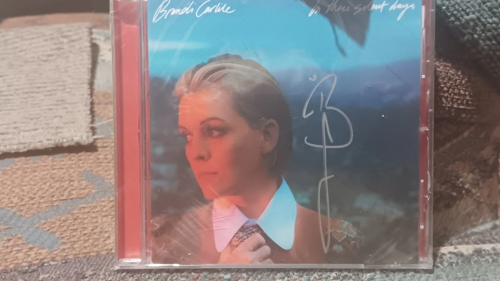 Brandi Carlile - "In These Silent Days" Autographed CD & Booklet Insert (Sealed), изображение 2