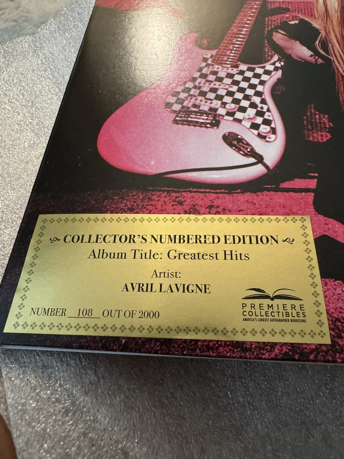 Avril Lavigne Greatest Hits SIGNED Numbered 108/2000 Collectors Vinyl LP JSA COA, image 2