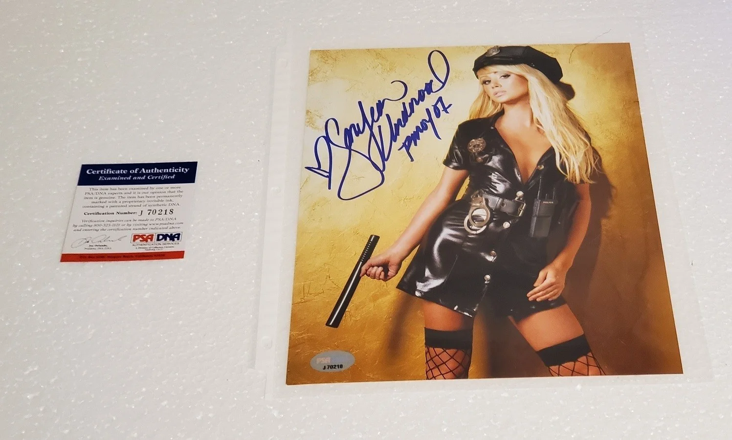 Sara J. Underwood — Sara Jean Underwood Signed 8 x 10 Photo PSA/DNA
