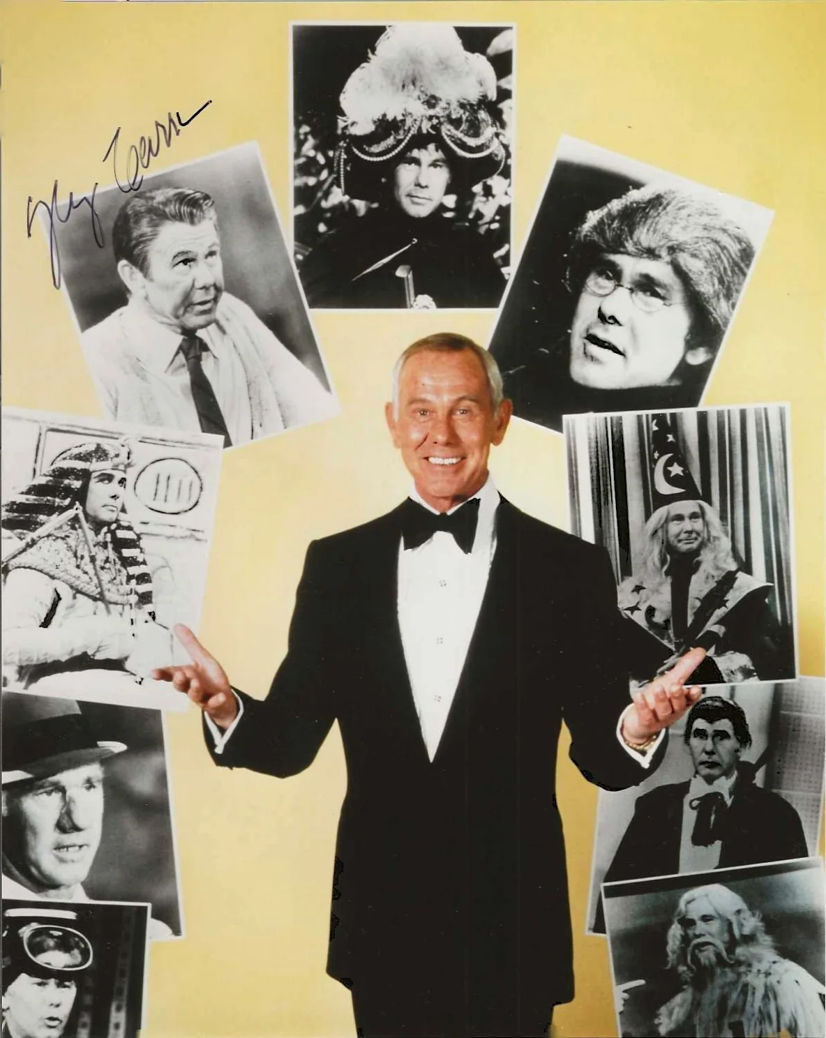 Johnny Carson — JOHNNY CARSON - Color 8 x 10 - THE TONIGHT SHOW - in Person