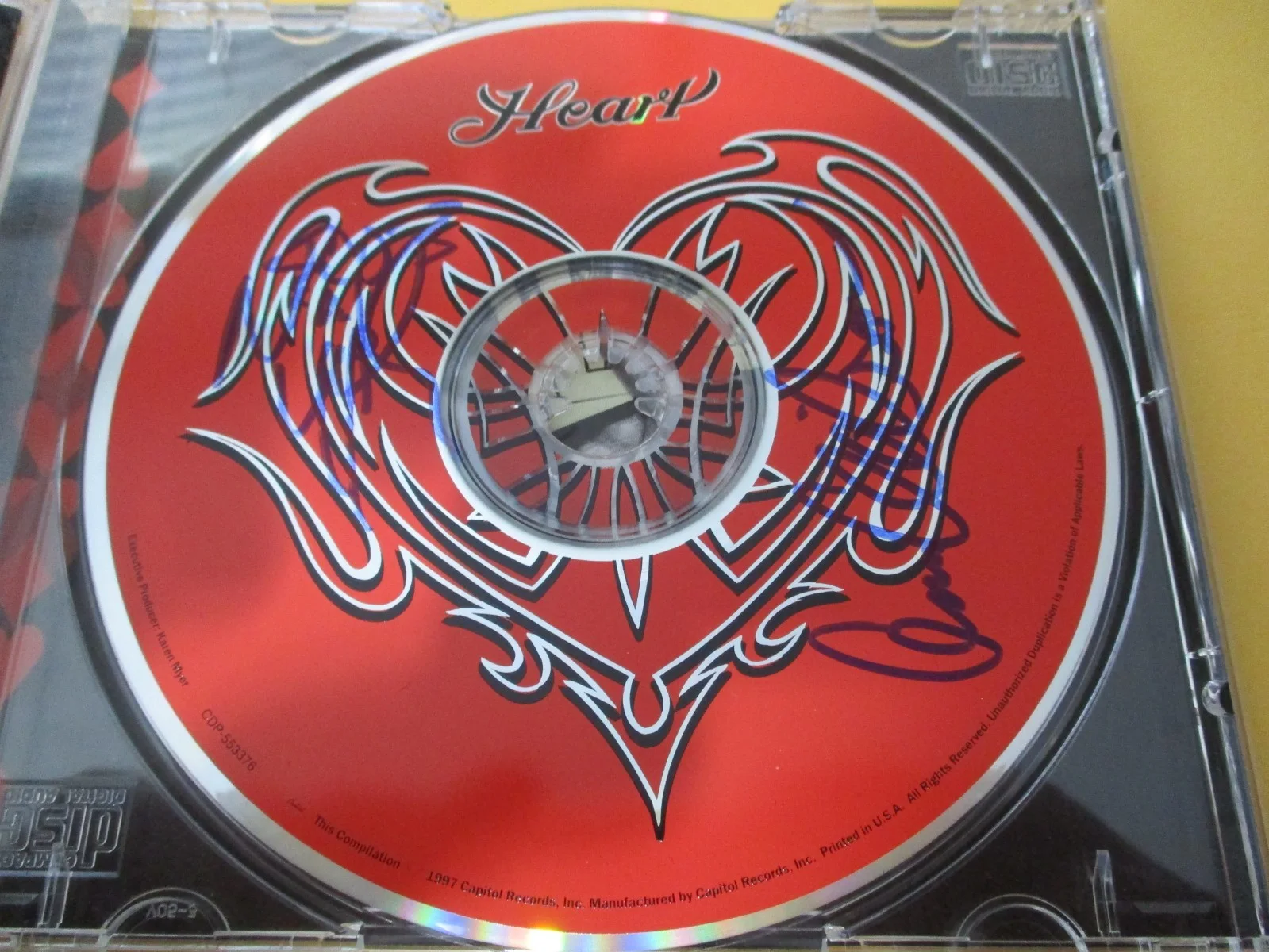 HEART SIGNED GREATEST HITS MUSIC CD & BOOKLET ANN & NANCY WILSON SEATTLE ROCK, image 5
