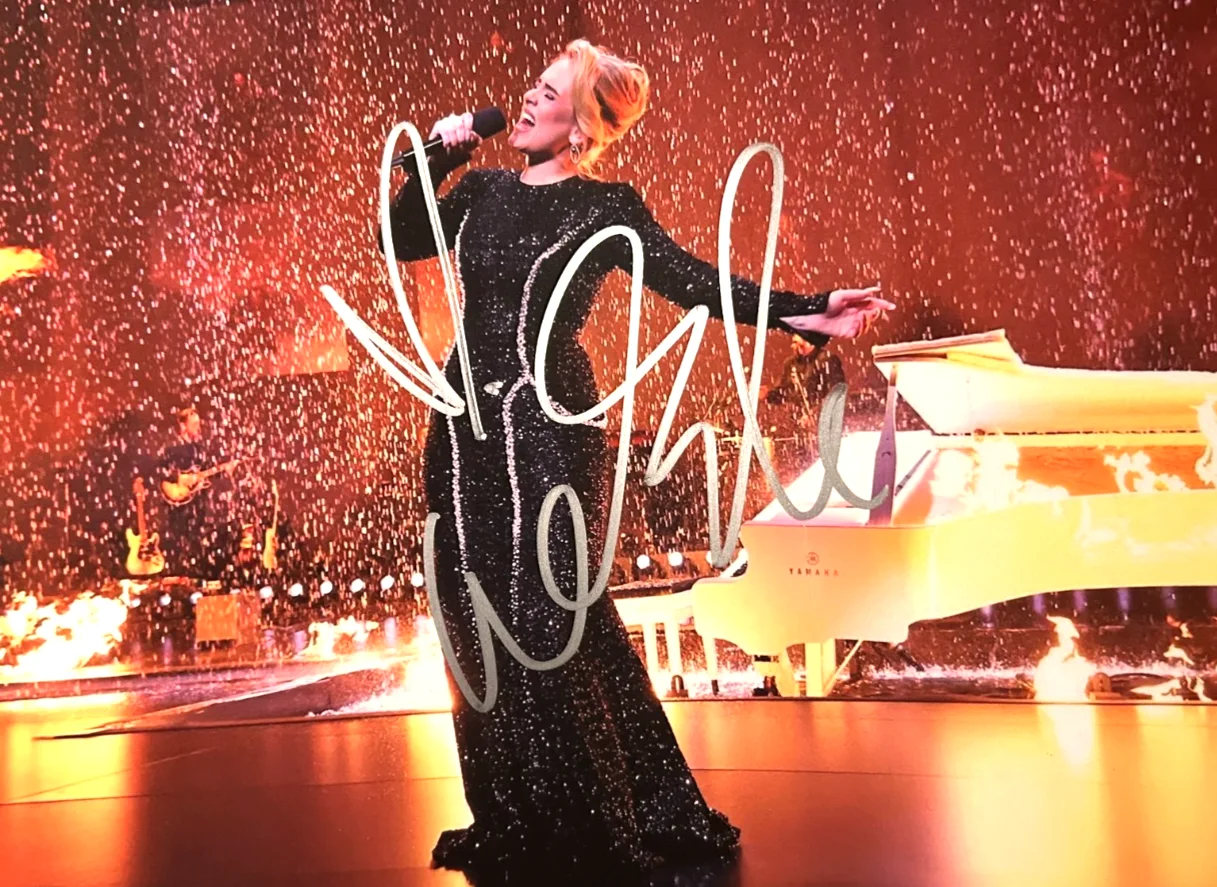 ADELE Signed 8x10" Authentic Original Autograph GENUINE w/COA, image 3
