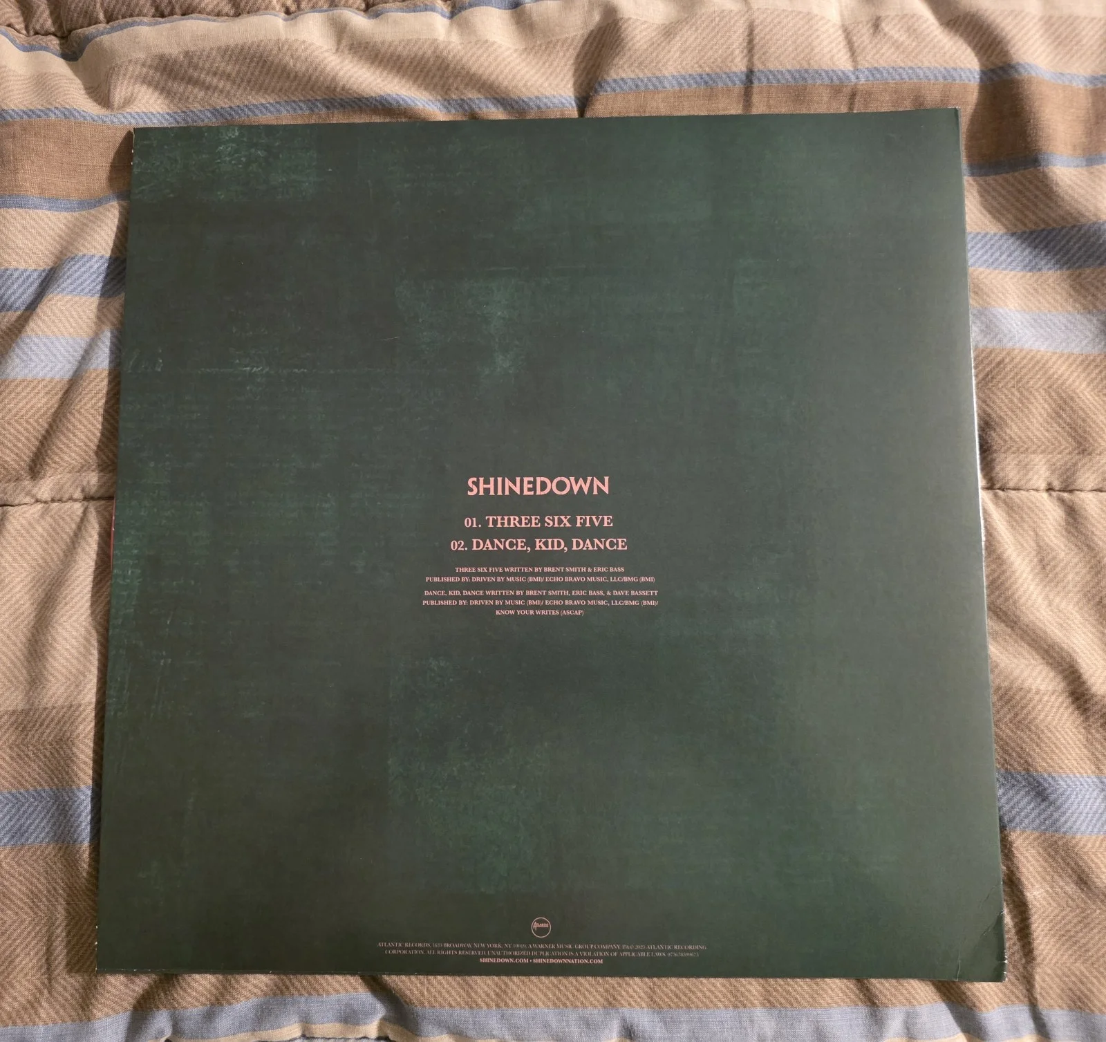 SHINEDOWN TOUR EXCLUSIVE SIGNED VINYL 304/500, изображение 3