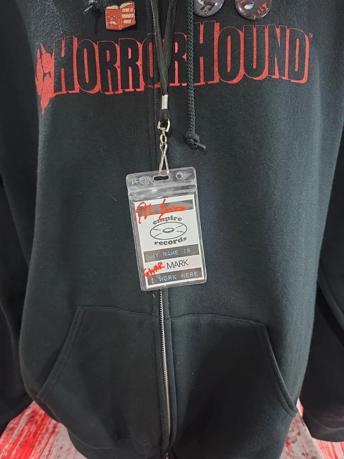 Ethan Embry — Ethan Embry Signed Empire Records Name Tag With HorrorHound COA, image 2