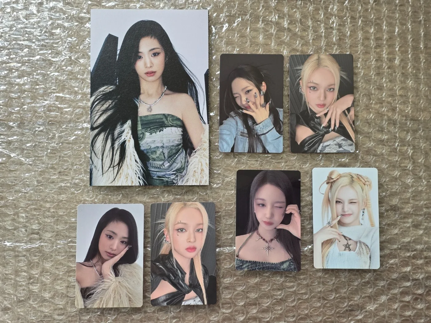 YG Promo Sticker BabyMonster 1st Mini Photobook Album Autographed Hand Signed, изображение 4