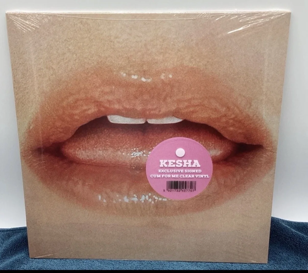Kesha . Period NEW SIGNED Vinyl Cum For Me Clear Signed Sold Out, изображение 2