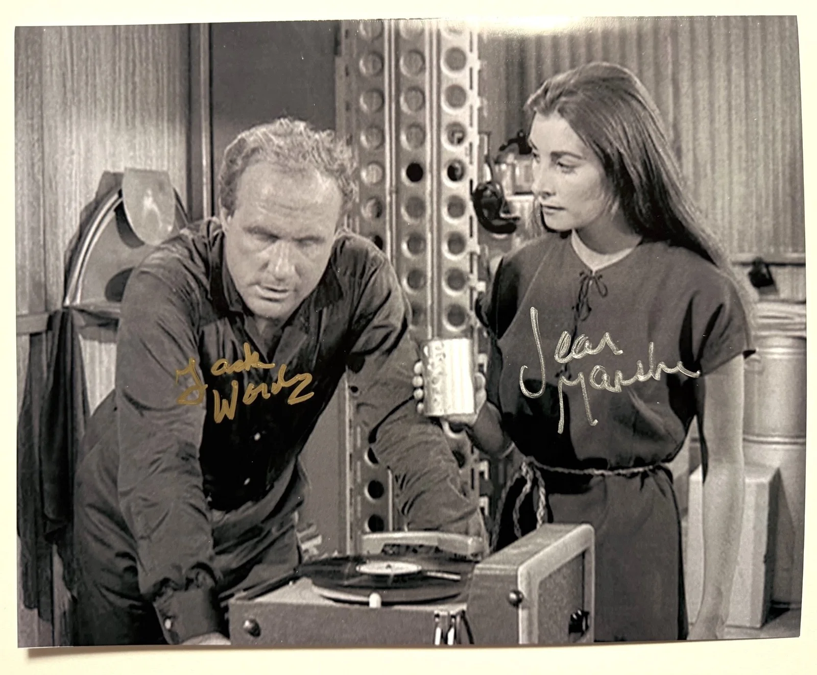 Cast — TWILIGHT ZONE (TV) collection of (4) 8x10 photos signed DUVALL SHATNER & more, изображение 2