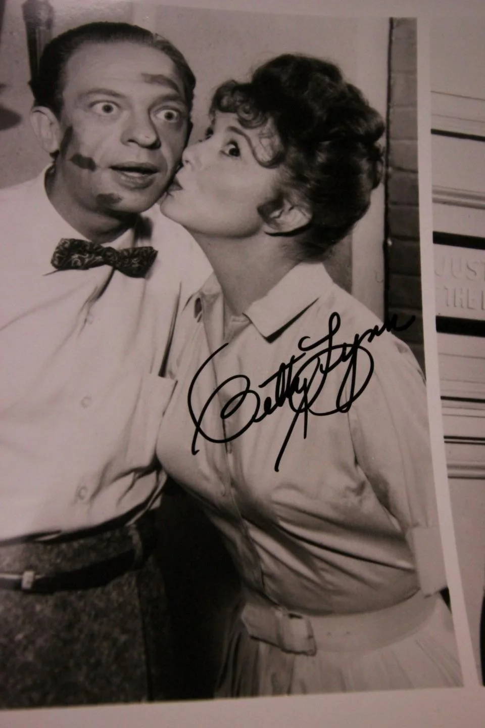 Betty Lynn — BETTY LYNN (1926-2021) (THE ANDY GRIFFITH SHOW) AUTOGRAPH PHOTO~, изображение 2
