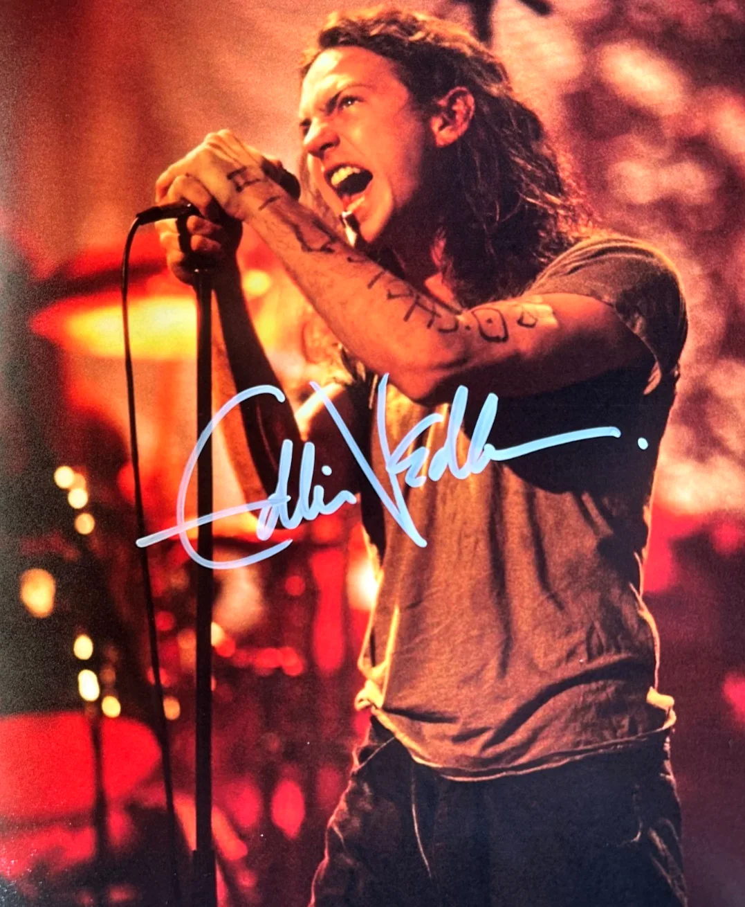 EDDIE VEDDER Signed (PEARL JAM) Original 8x10" Authentic Autograph GENUINE w/COA, image 3