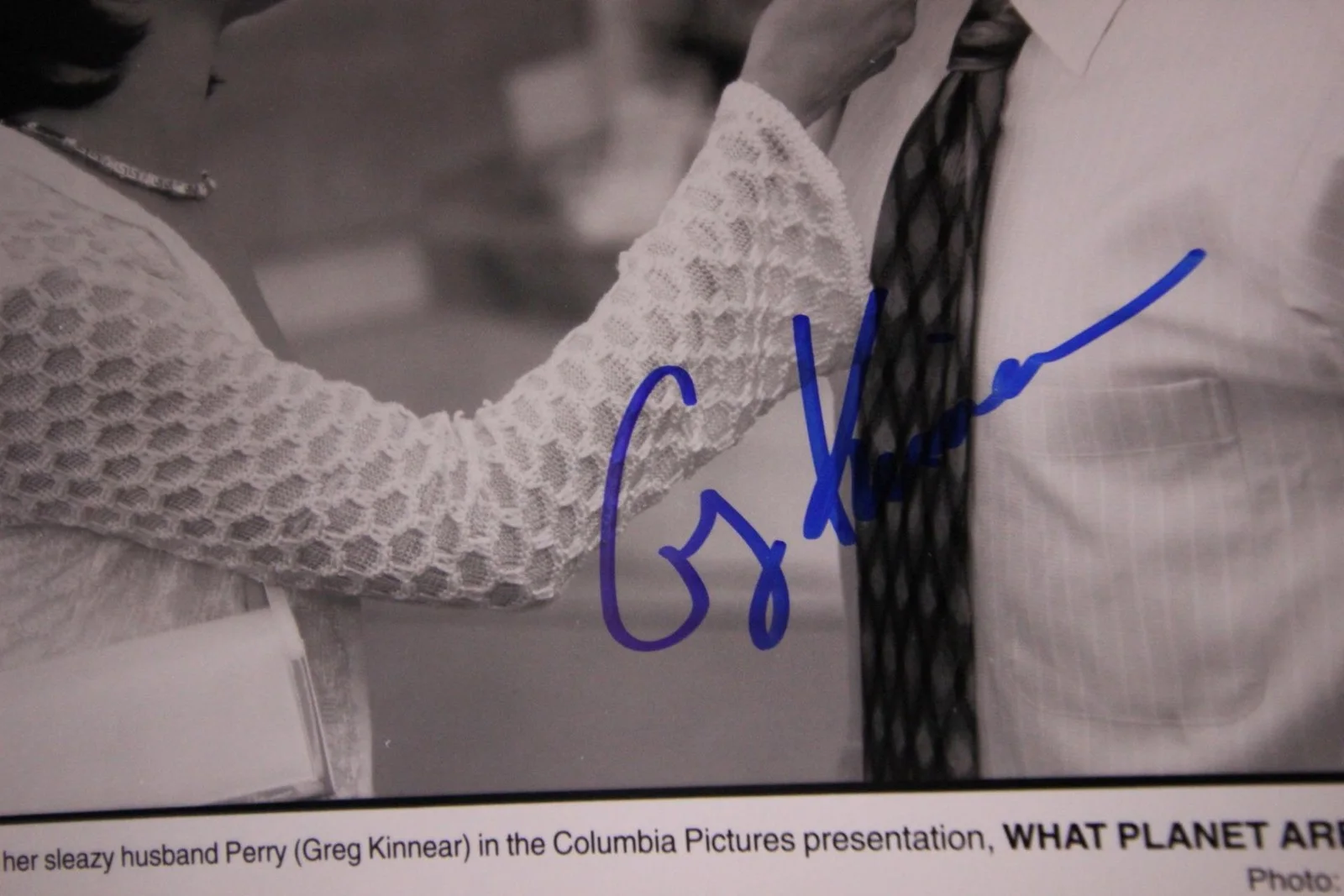 Greg Kinnear — GREG KINNEAR (AS GOOD AS IT GETS~WHAT PLANET ARE YOU FROM) AUTOGRAPH PHOTO~, image 2