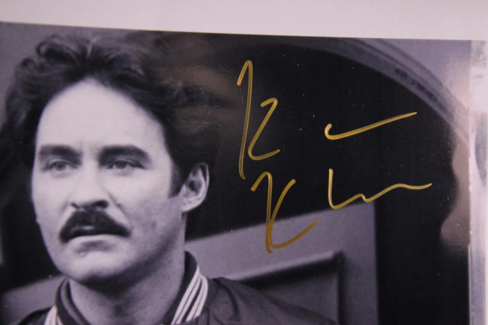 Kevin Kline — KEVIN KLINE ( A FISH CALLED WANDA~SOPHIE'S CHOICE~BIG CHILL) AUTOGRAPH PHOTO~, изображение 2