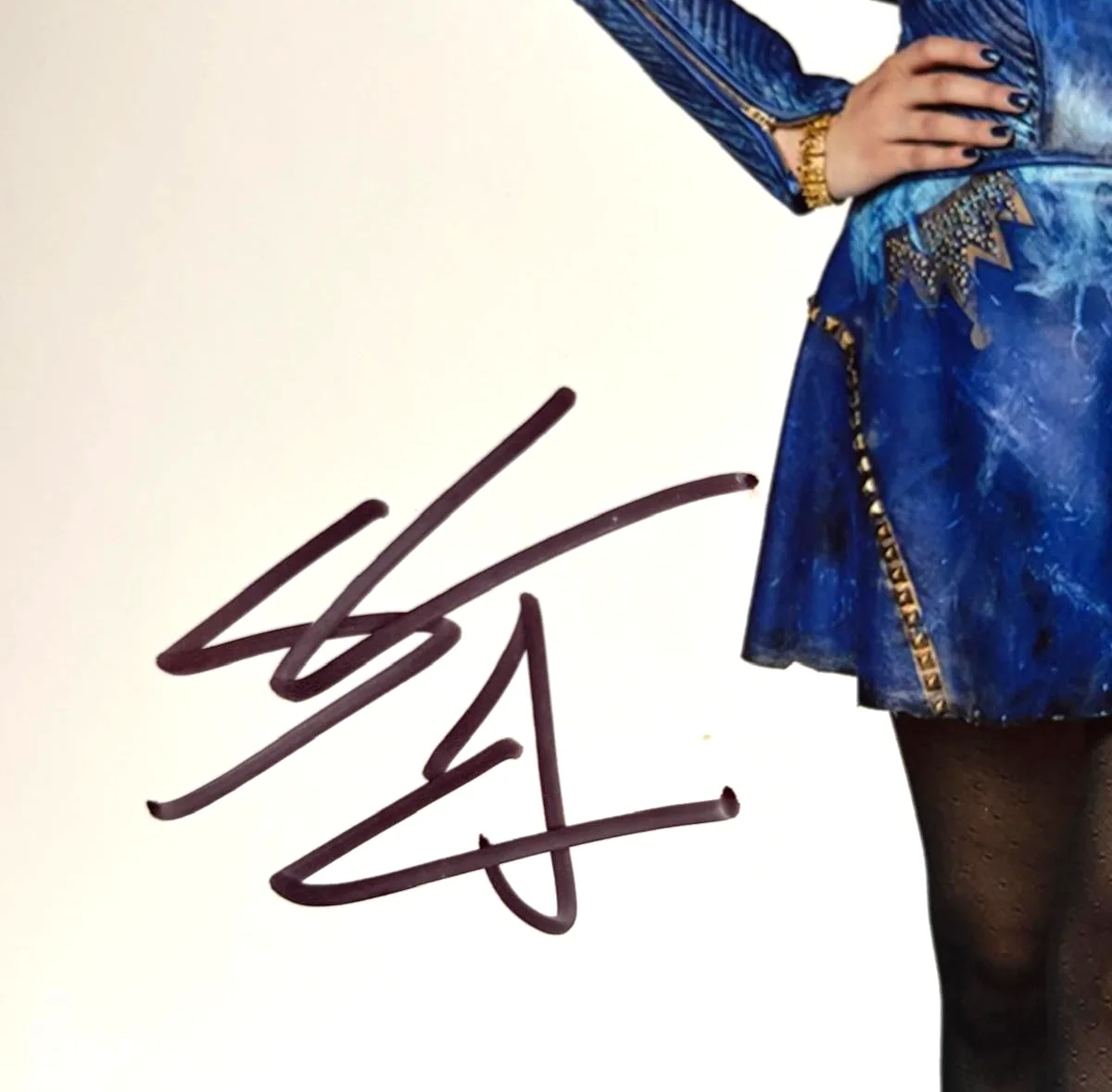 Sofia Carson — SOFIA CARSON SIGNED AUTOGRAPHED 8X10 PHOTO DISNEY AUSTIN & ALLY YOUNG PSA COA, изображение 2