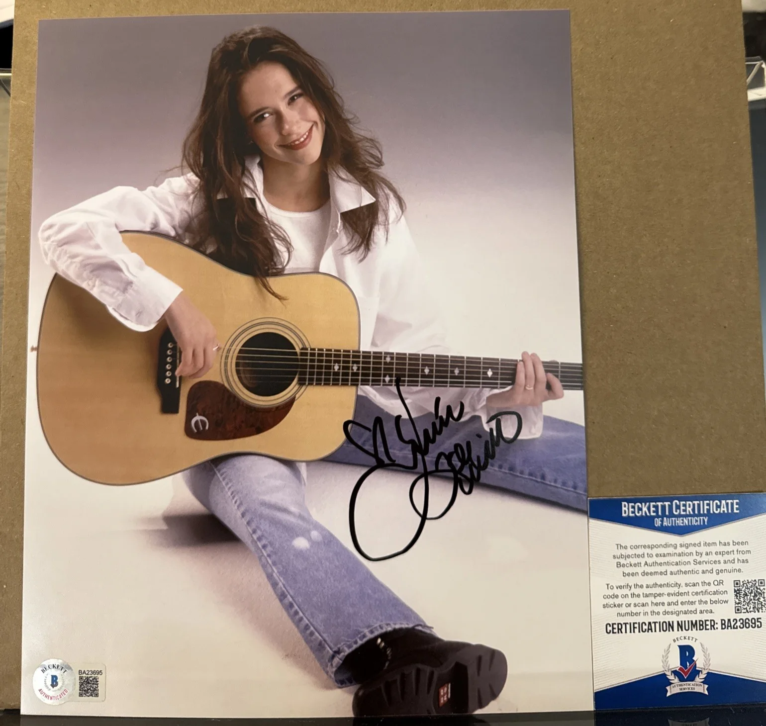 Jennifer love hewitt — Jennifer Love Hewitt Signed 8x10 Photo Autographed Beckett BAS COA