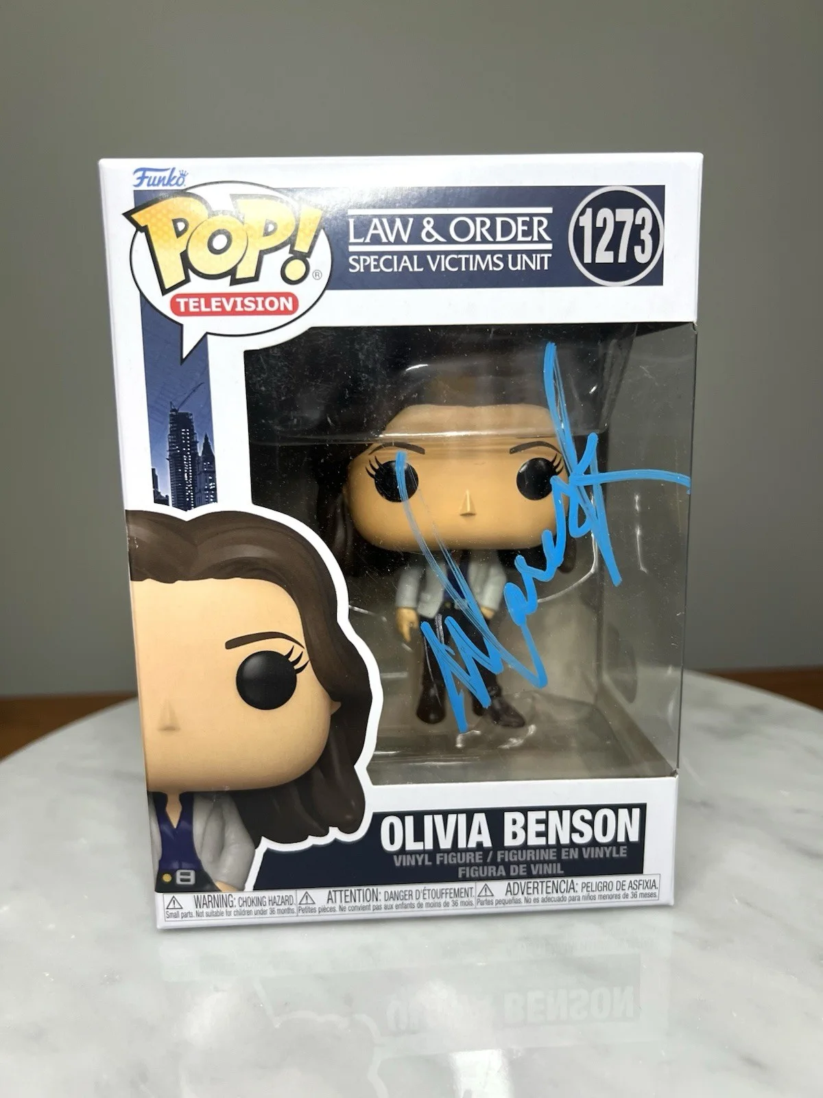 Mariska Hargitay — Mariska Hargitay Signed Funko ‘Olivia Benson’ Law And Order SWAU COA, image 2