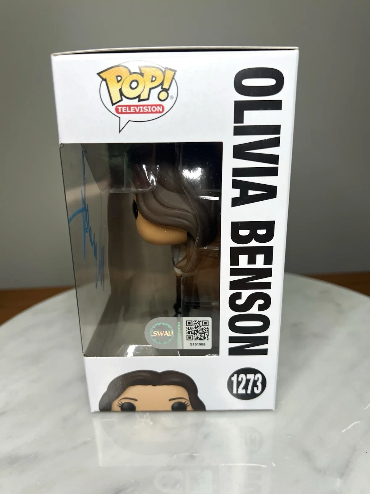 Mariska Hargitay — Mariska Hargitay Signed Funko ‘Olivia Benson’ Law And Order SWAU COA, image 5