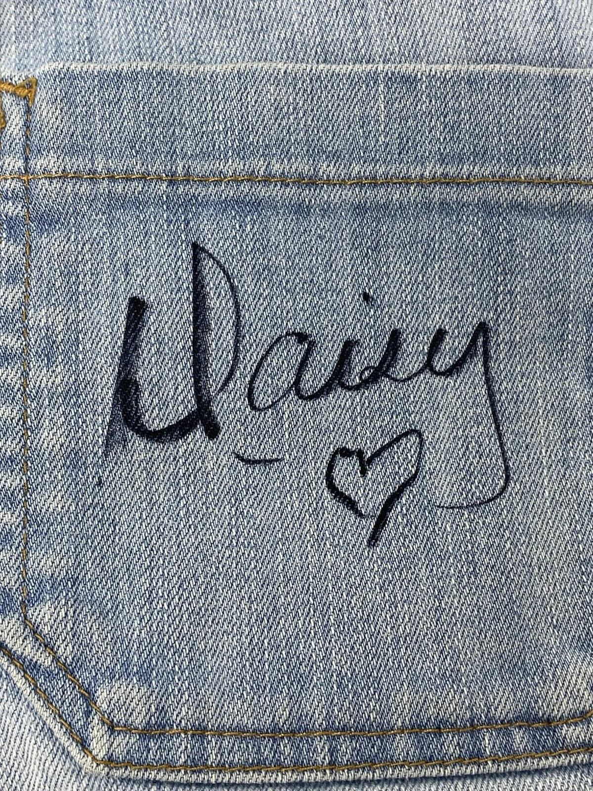 Catherine Bach — THE DUKES OF HAZZARD Signed CATHERINE BACH Daisy Duke Shorts Autograph JSA COA, изображение 3