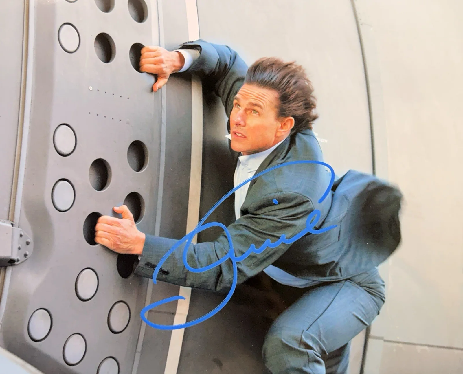 Tom Cruise — Tom Cruise Mission Impossible hand signed autographed 8x10 photo w/Hologram COA