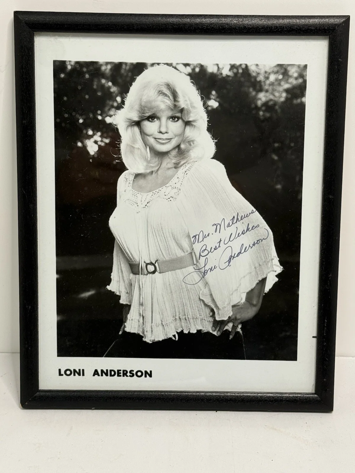Loni Anderson — Vintage Loni Anderson WKRP Cincinnati Signed Photo Framed 10.5" x 9" Autograph