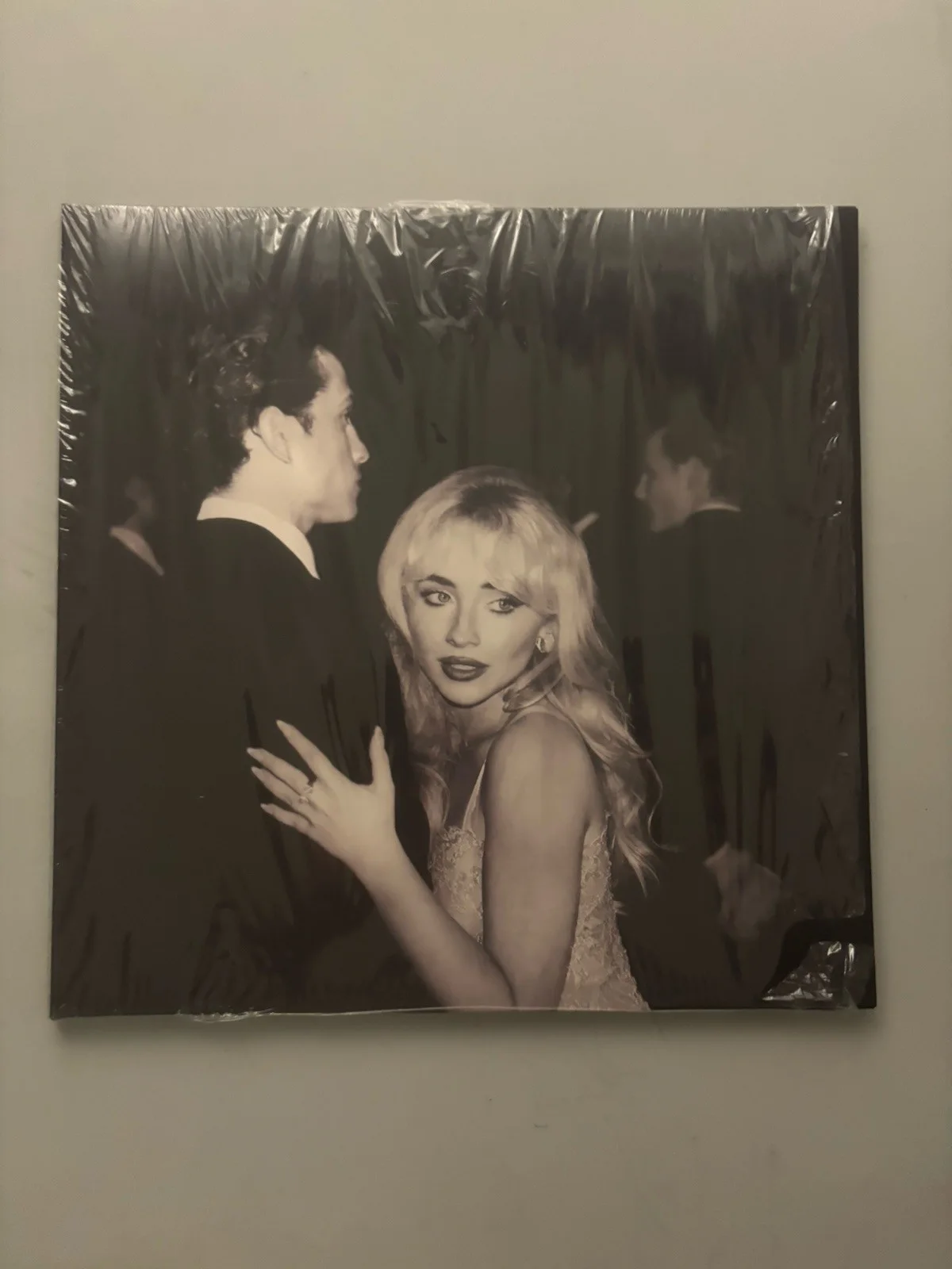 SIGNED Sabrina Carpenter Man’s Best Friend Album Photo & Alt Vinyl PSA DNA COA, изображение 2