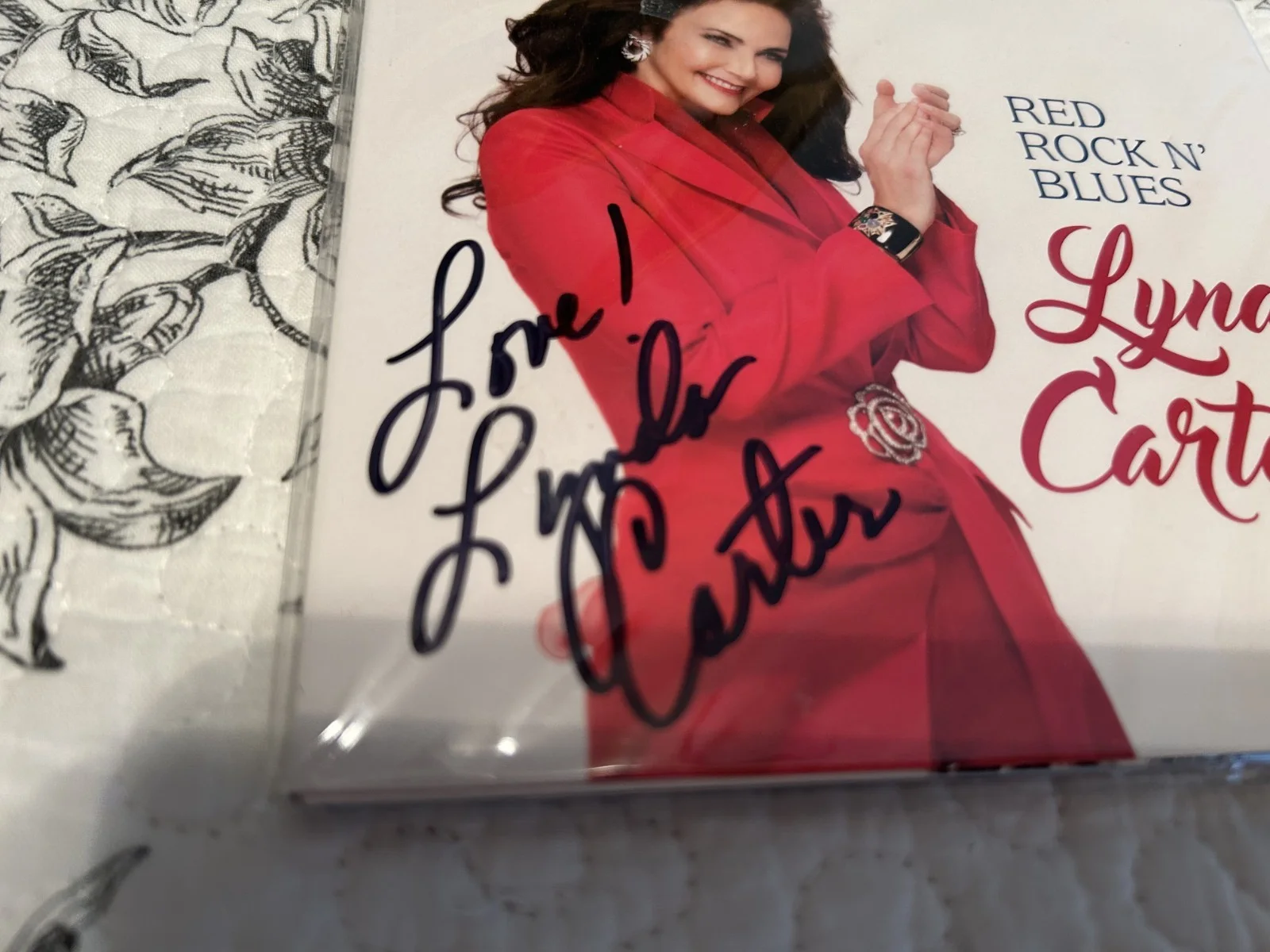 Lynda Carter Signed Autograph Red Rock N' Blues CD Wonder Woman MINT, image 2