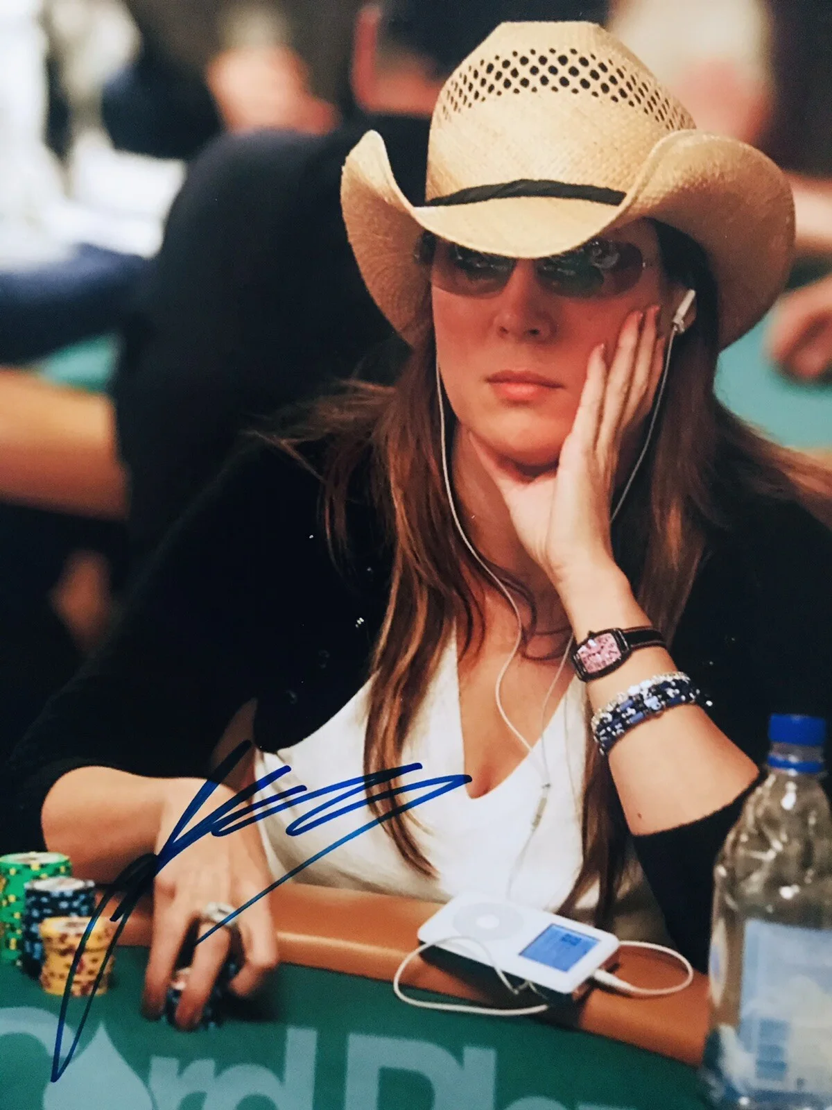 Jennifer Tilly — Jennifer Tilly signed 8x10 photo In Person. Proof - Bride of Chucky, изображение 2