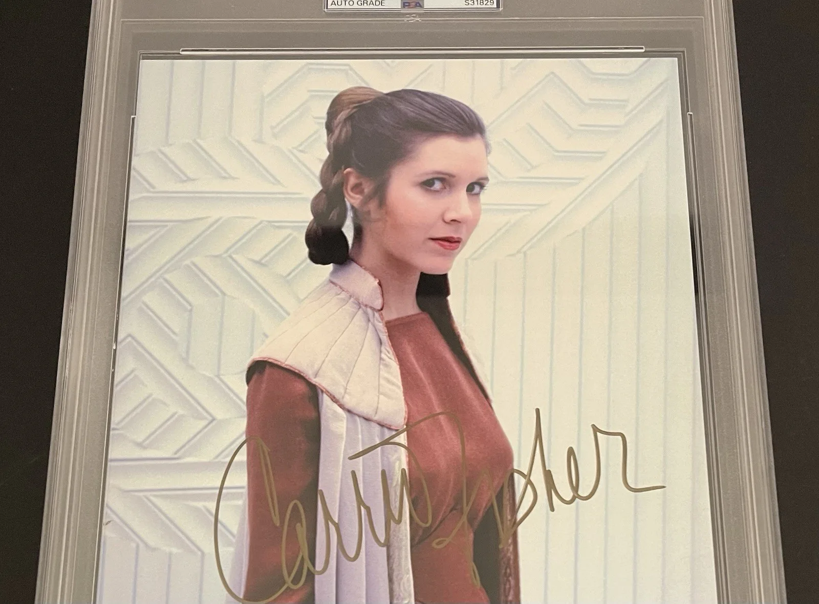 Carrie Fisher — Carrie Fisher PSA/DNA Signed Photo 8x10 Star Wars Autographed Slabbed Leia, image 4