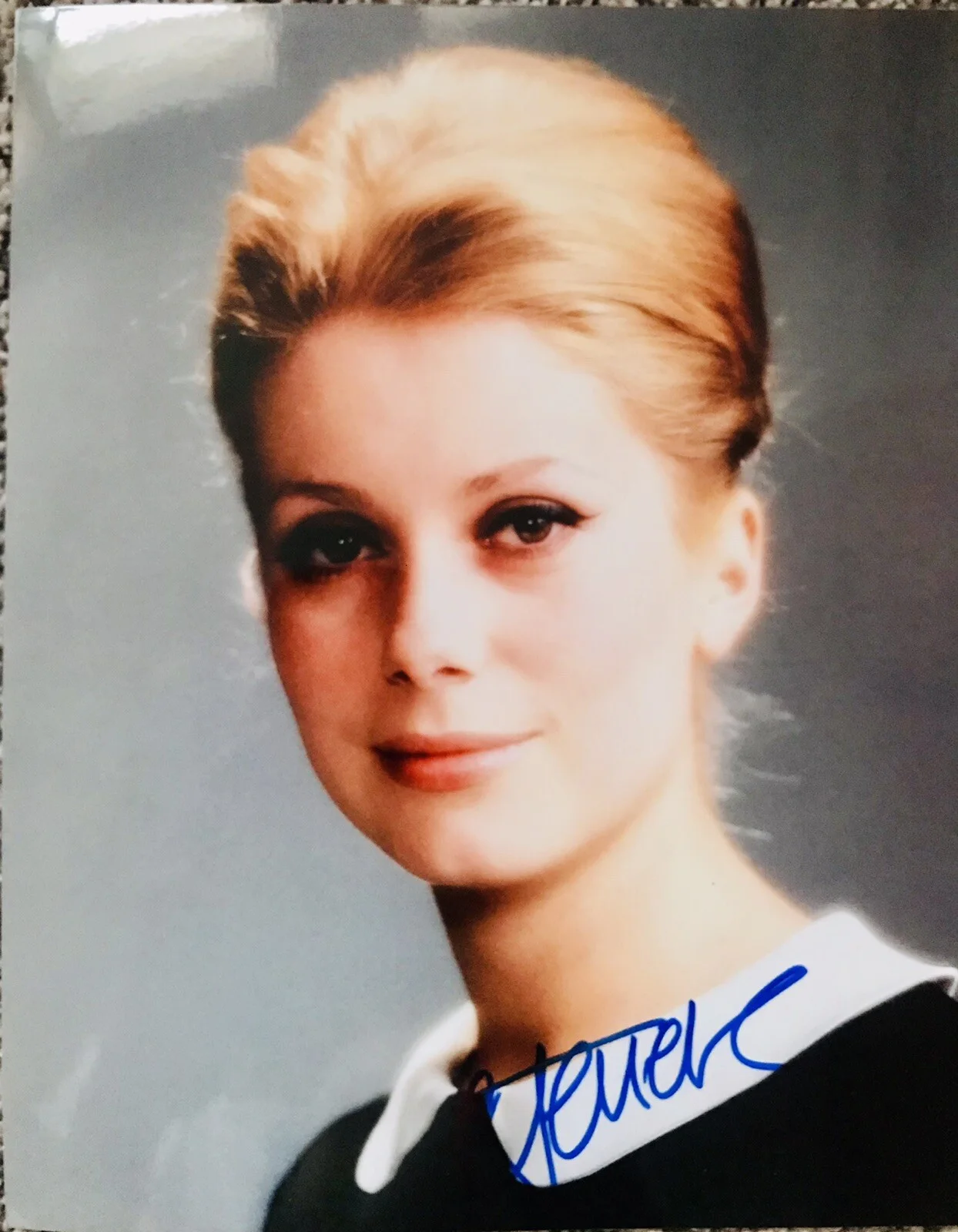 Catherine Deneuve — Catherine Deneuve signed 8x10 photo In Person. Proof. 8 Women
