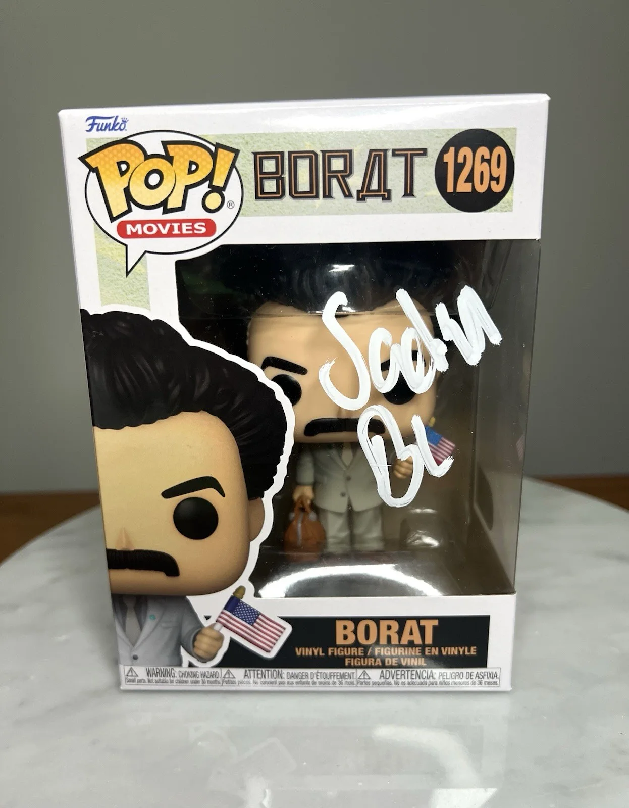 Sacha Baron Cohen — Sacha Baron Cohen Signed Borat Funko Pop SWAU COA, изображение 2