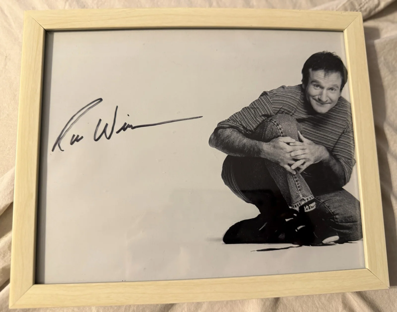 Robin Williams autograph - COA, image 2