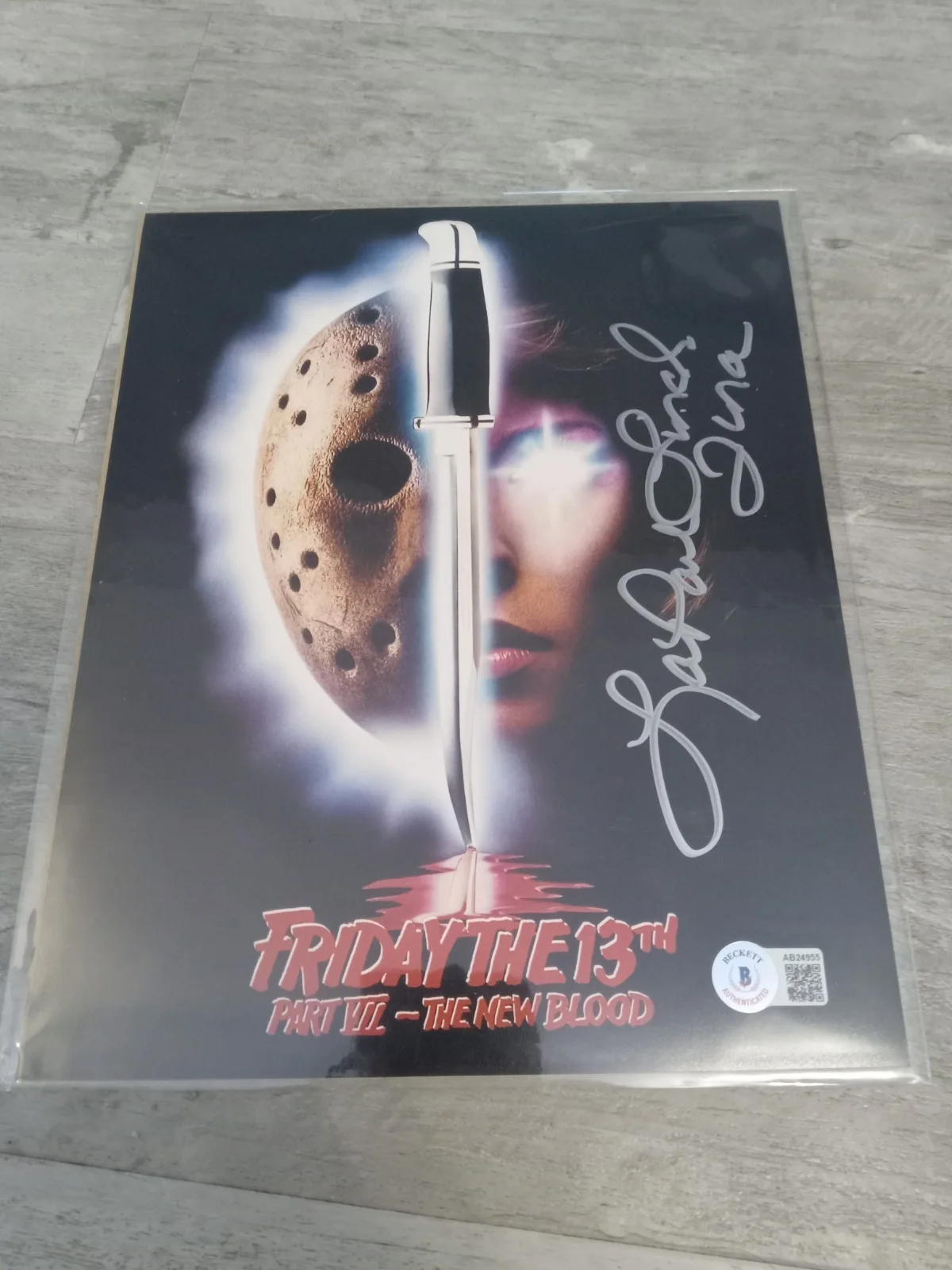 Lar Park Lincoln — Lar Park Lincoln Signed Friday the 13th 8x10 PHOTO Beckett COA