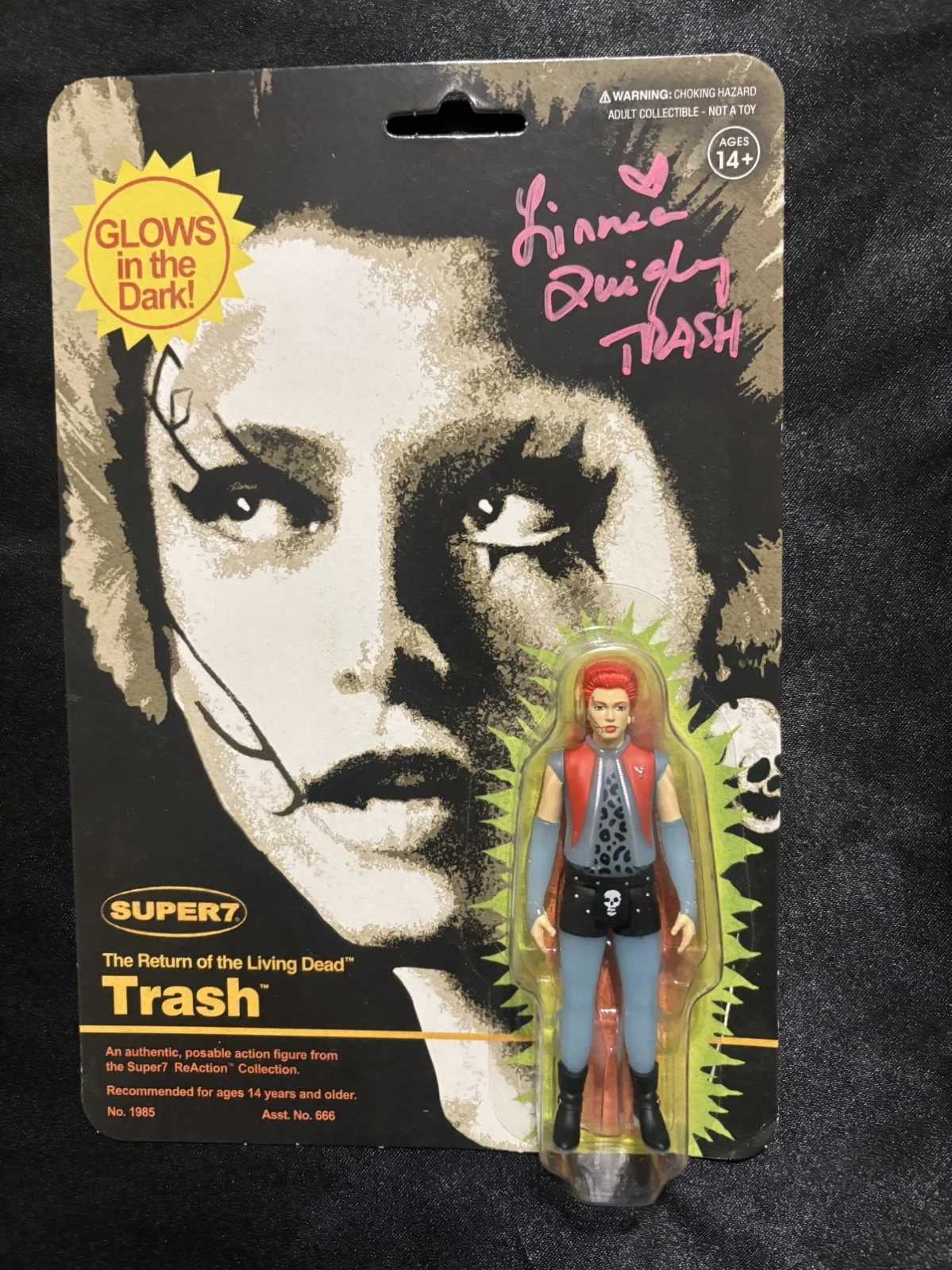 Linnea Quigley — Linnea Quigley Signed Reaction Figure Zombie Trash Return Living Dead JSA C, изображение 2