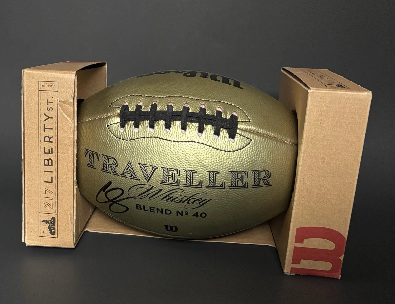 Chris Stapleton Signed Autographed Wilson Football Traveller Whiskey, изображение 4