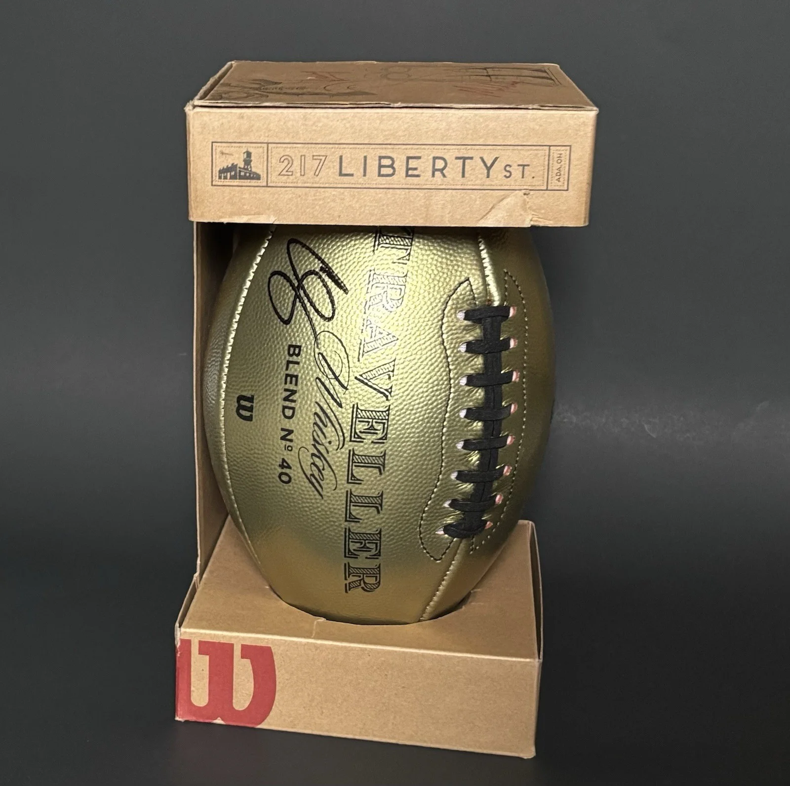 Chris Stapleton Signed Autographed Wilson Football Traveller Whiskey, изображение 5