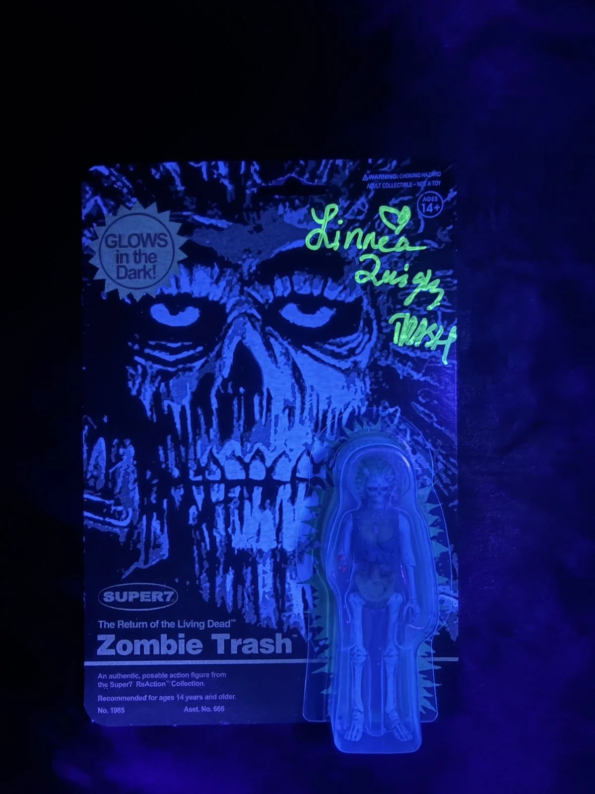 Linnea Quigley — Linnea Quigley Signed Reaction Figure Zombie Trash Return Living Dead JSA B