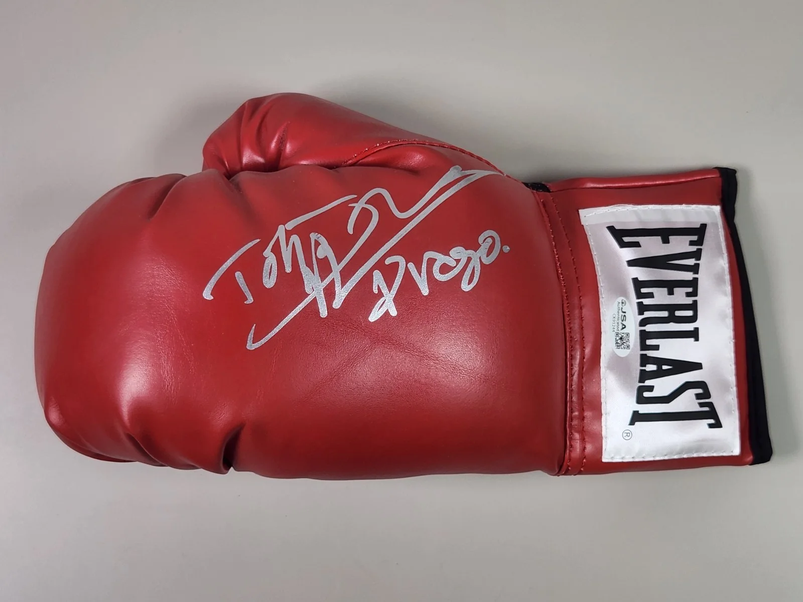 Dolph Lundgren — JSA Dolph Lundgren Signed Red Everlast LH Boxing Glove Drago Rocky IV A, image 3