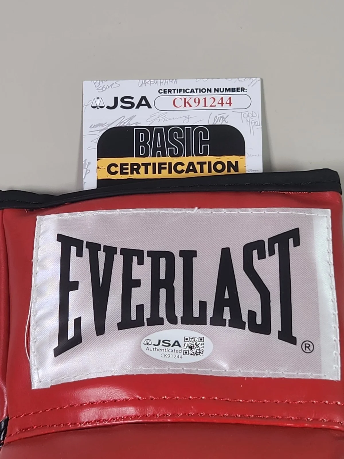 Dolph Lundgren — JSA Dolph Lundgren Signed Red Everlast LH Boxing Glove Drago Rocky IV A, image 5