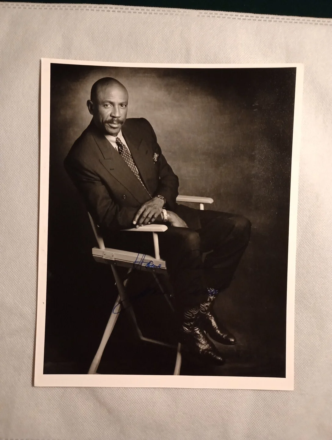 Louis Gossett Jr — Louis Gossett Jr - Autographed B&W 8x10 with COA