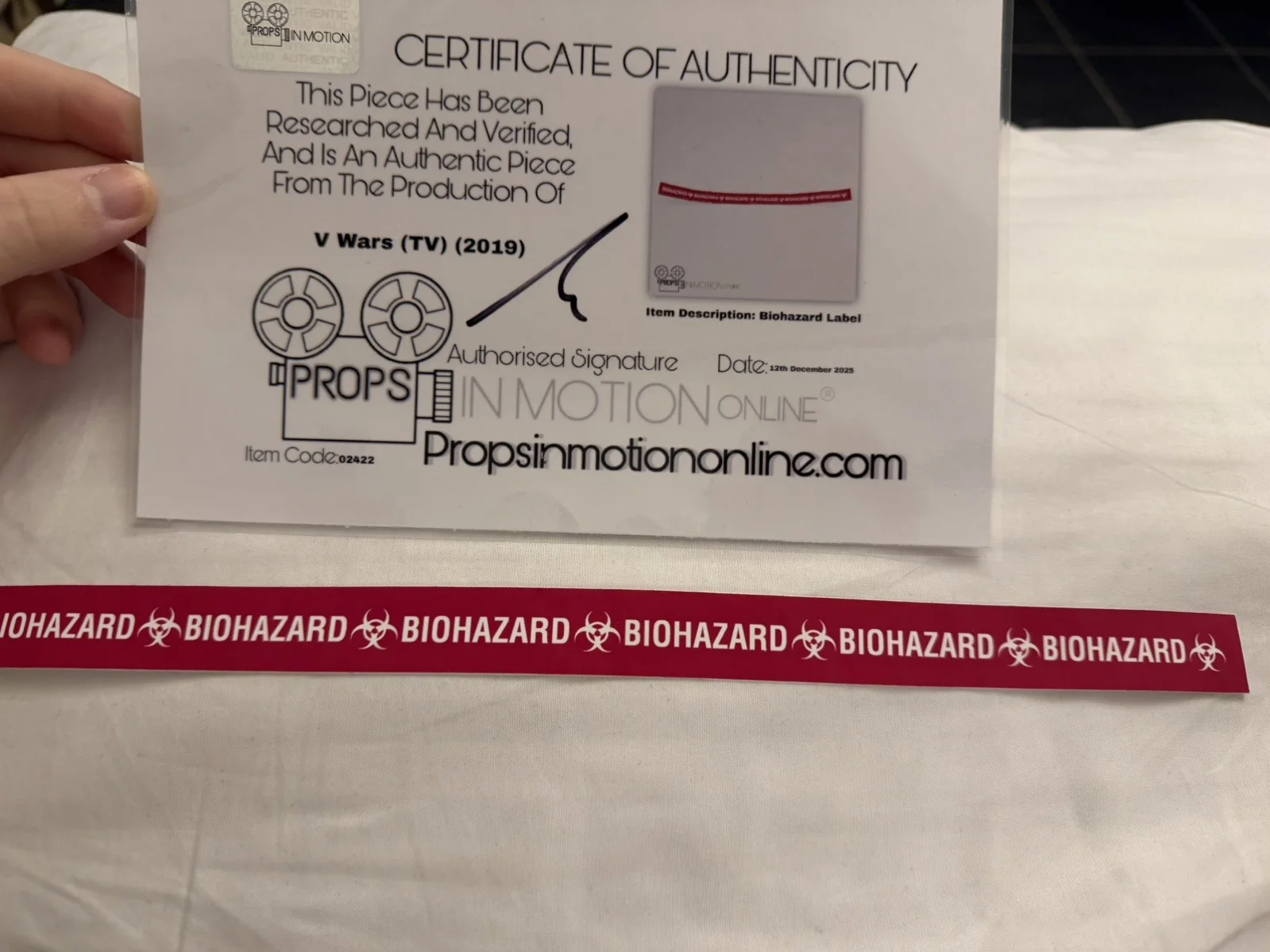 V Wars Screen Used Movie Prop Film TV COA Horror Vampire biohazard sticker, изображение 3