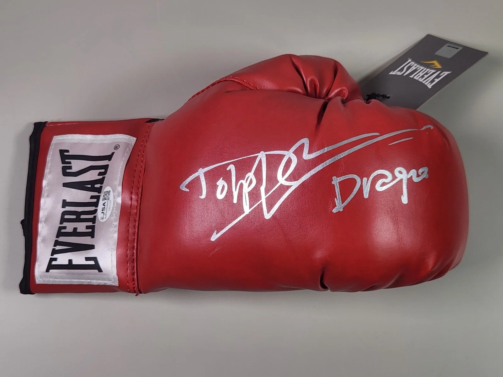Dolph Lundgren — JSA Dolph Lundgren Signed Red Everlast RH Boxing Glove Drago Rocky IV E, image 3