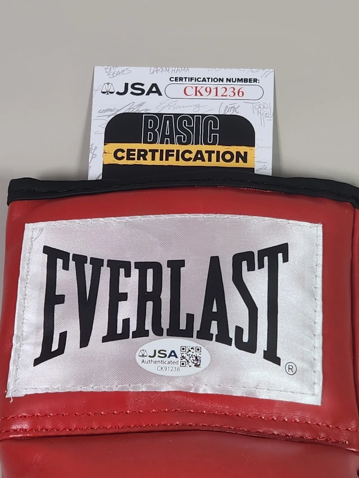 Dolph Lundgren — JSA Dolph Lundgren Signed Red Everlast RH Boxing Glove Drago Rocky IV B, изображение 5
