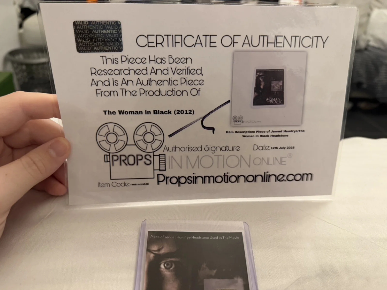 The Woman In Black Jennet Humfrye Headstone Film Prop Set Dec Used Coa Display, изображение 2