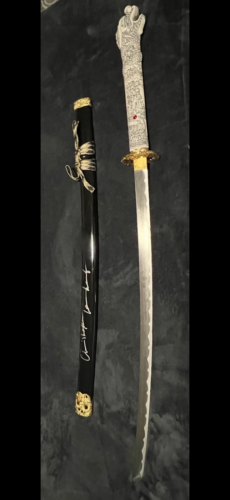 Christopher Lambert — Christopher Lambert Connor McLeod Signed Highlander Katana Sword Photo Proof, изображение 2
